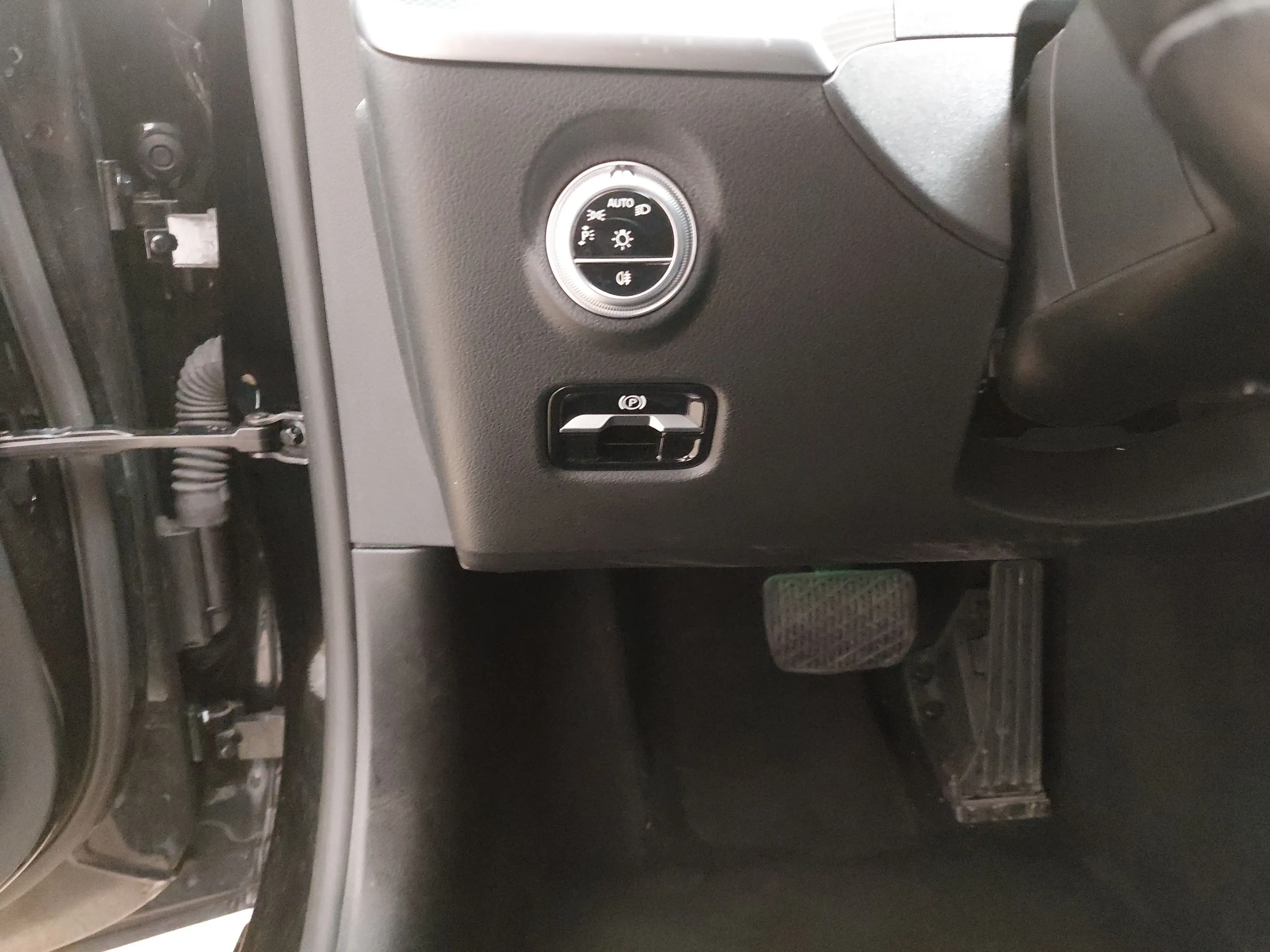 Mercedes-Benz C 220 C 220 T d Avantgarde Leder Navi LED AHK Kamera — photo 7
