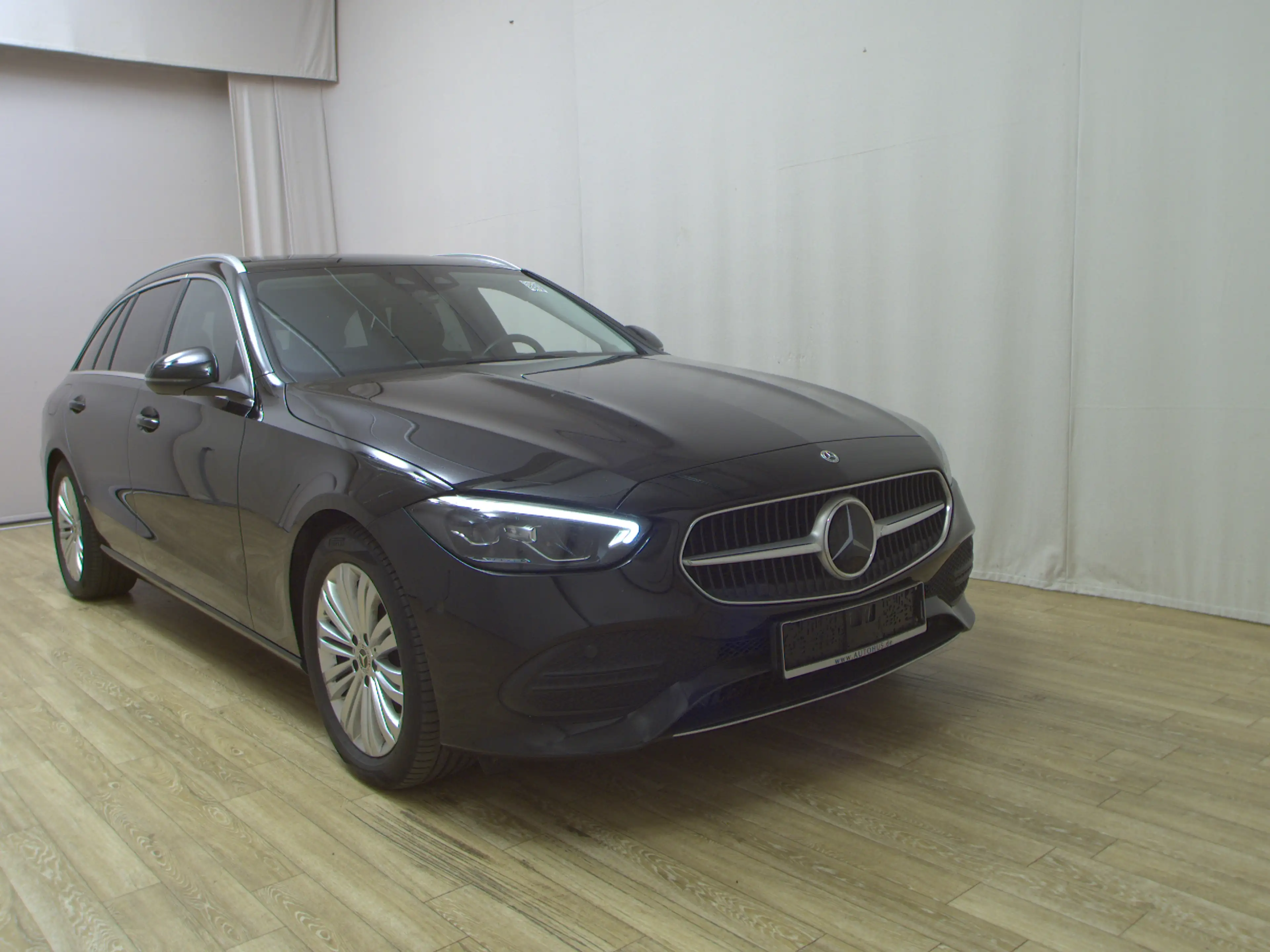 Mercedes-Benz C 220 C 220 T d Avantgarde Leder Navi LED AHK Kamera — photo 3
