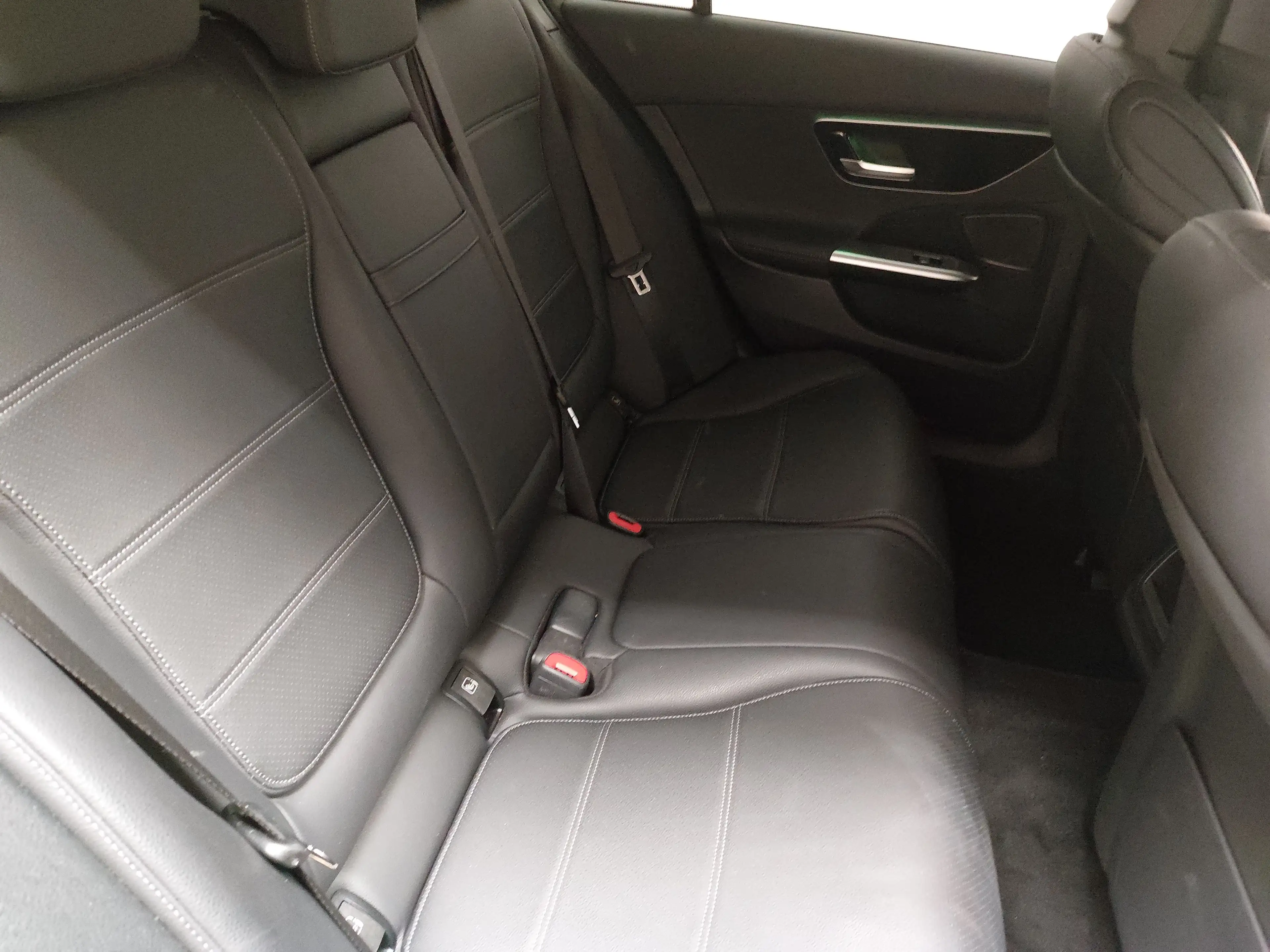 Mercedes-Benz C 220 C 220 T d Avantgarde Leder Navi LED AHK Kamera — photo 12