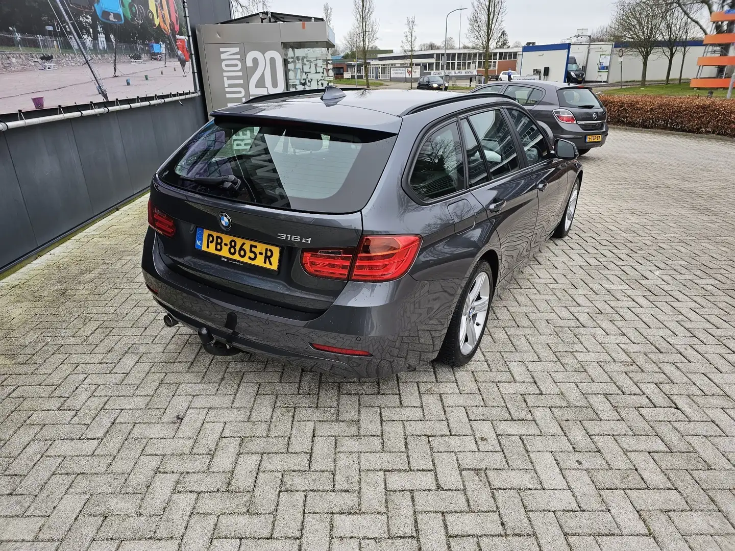 BMW 316 316d Executive Zwart - 2