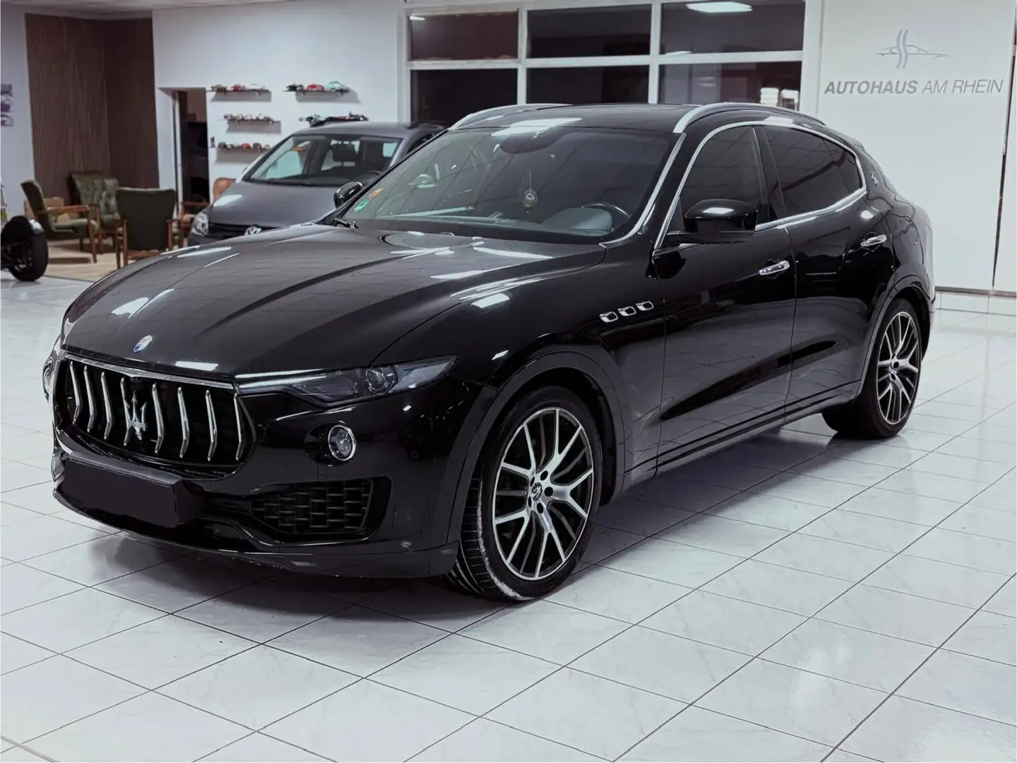 Maserati Levante 3.0 V6+Sport+KeylessGo+Kamera+Panorama Noir - 2