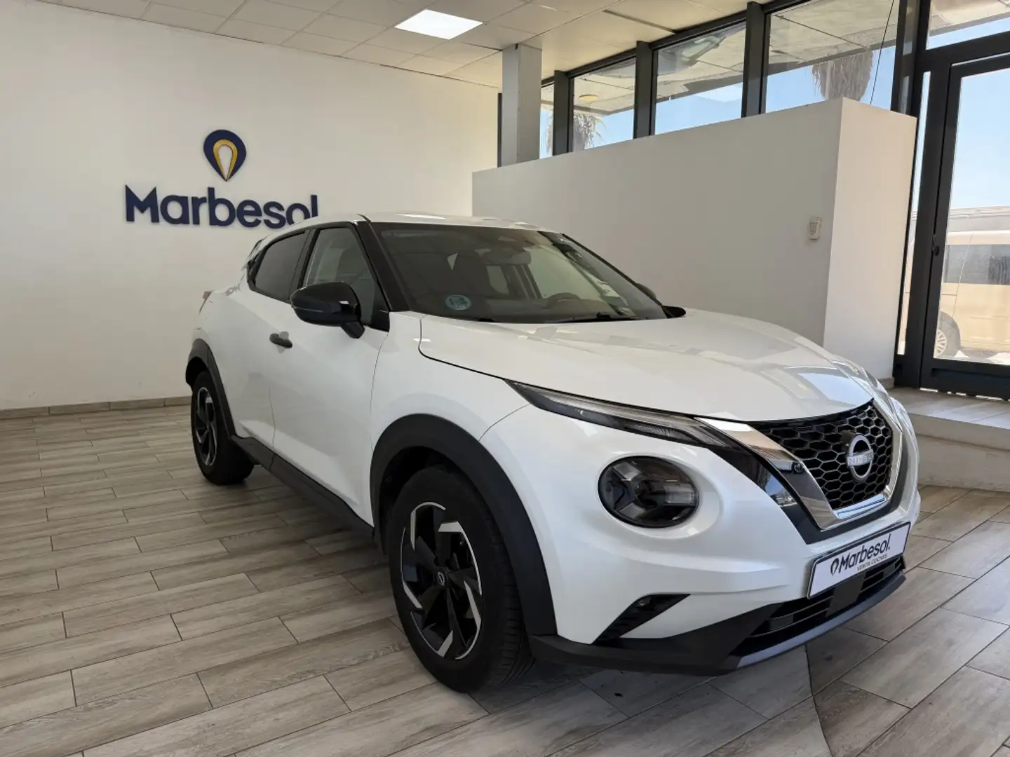 Nissan Juke 1.0 DIG-T Acenta 4x2 114 Blanco - 2