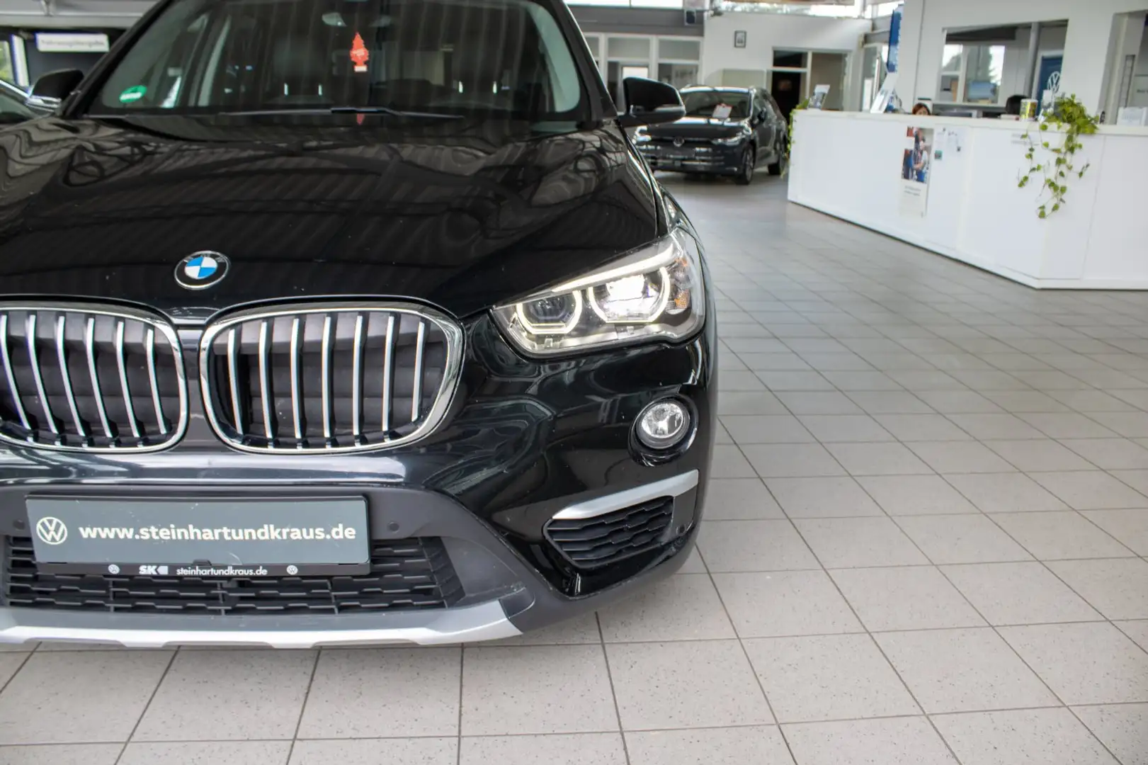 BMW X1 xLine | Automatik | Navi | LED | PDC v/h | SHZ | H Fekete - 2