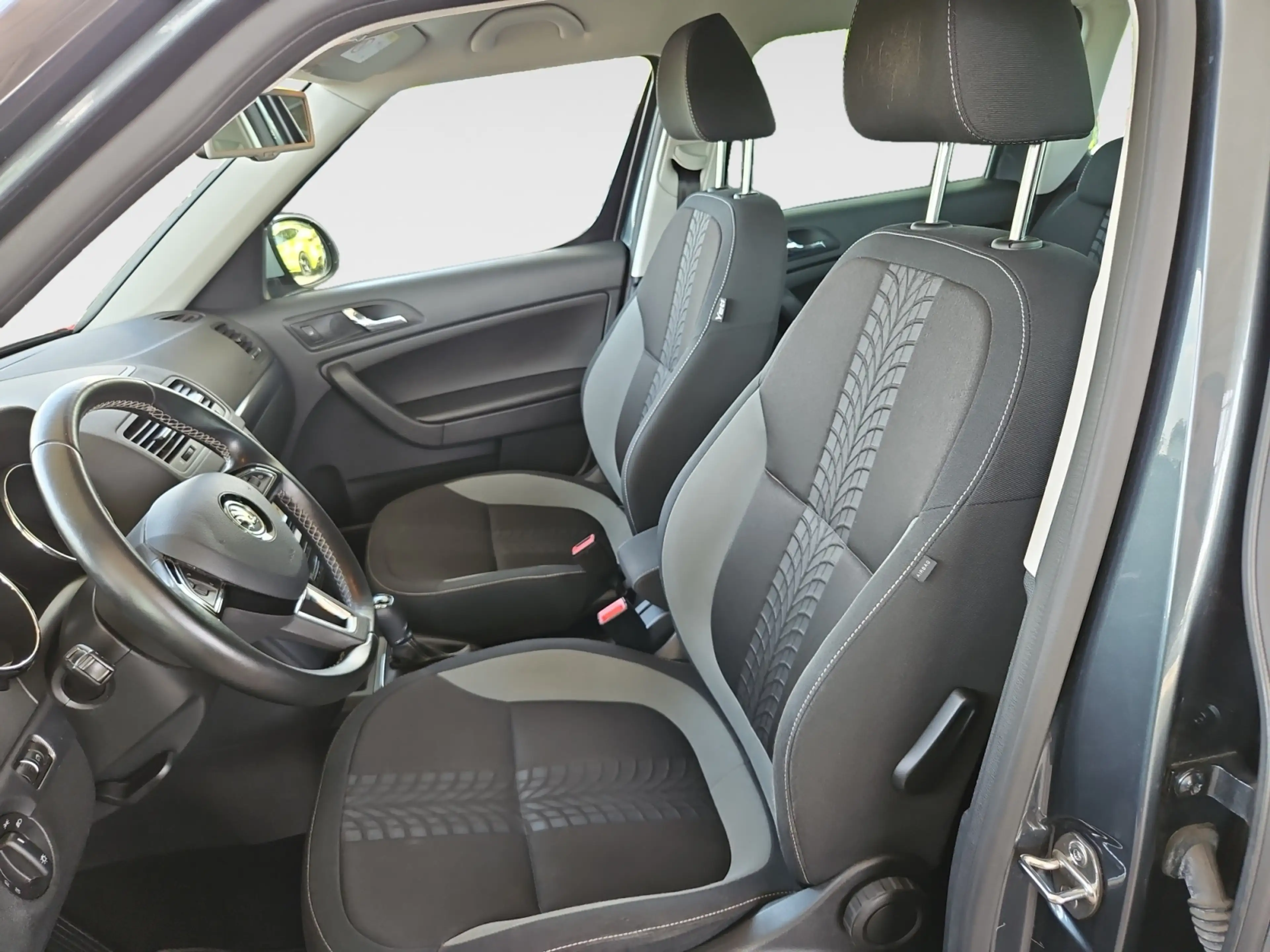 Skoda Yeti 1,4 TSI DSG Adventure 4x4 AHK Navi — photo 8