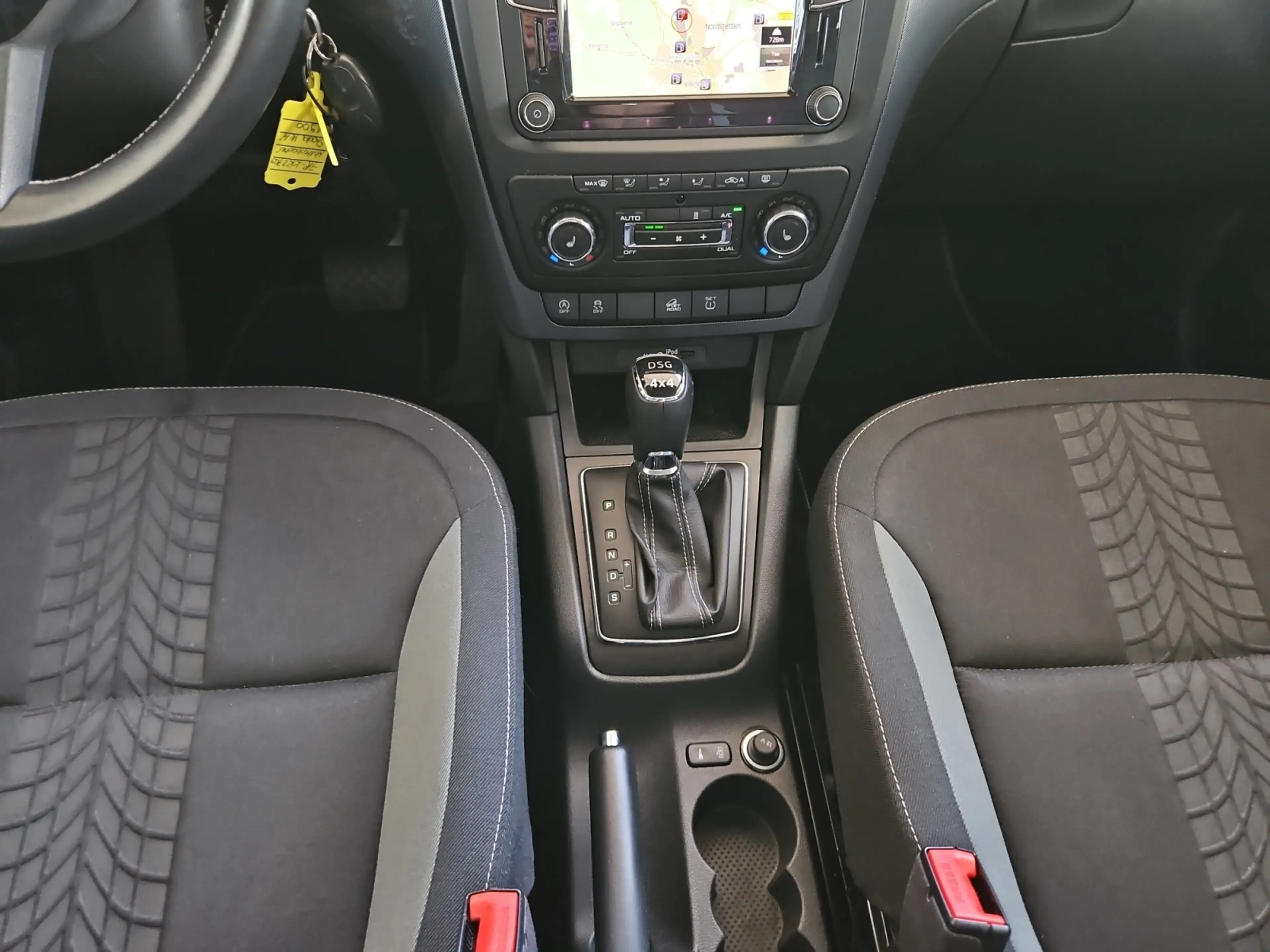 Skoda Yeti 1,4 TSI DSG Adventure 4x4 AHK Navi — photo 15