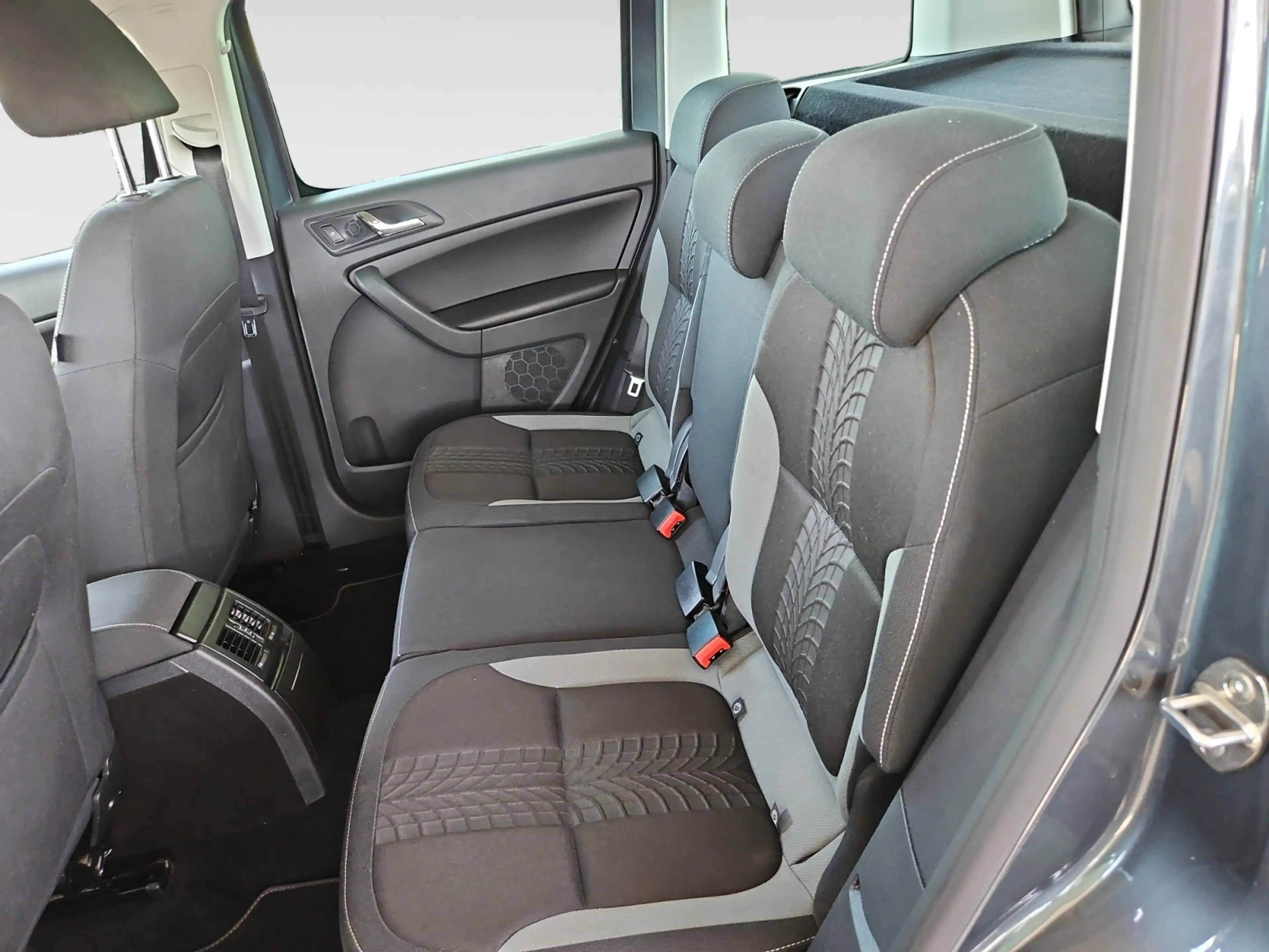 Skoda Yeti 1,4 TSI DSG Adventure 4x4 AHK Navi — photo 9