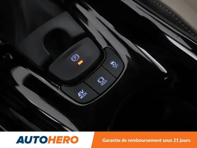 Toyota C-HR view 29