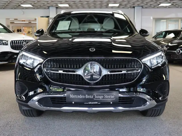 Mercedes-Benz GLC view 2