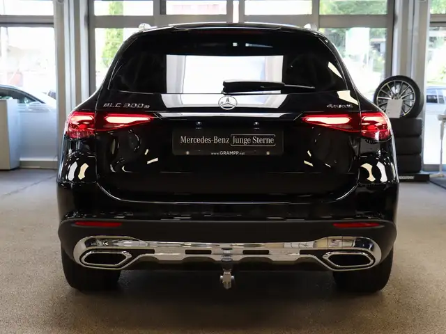 Mercedes-Benz GLC view 5