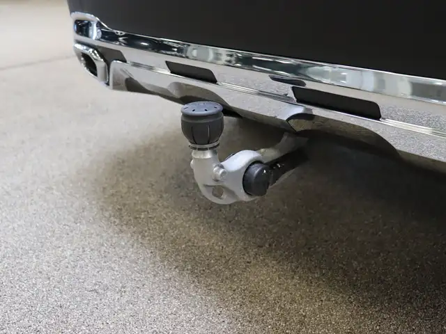 Mercedes-Benz GLC view 17