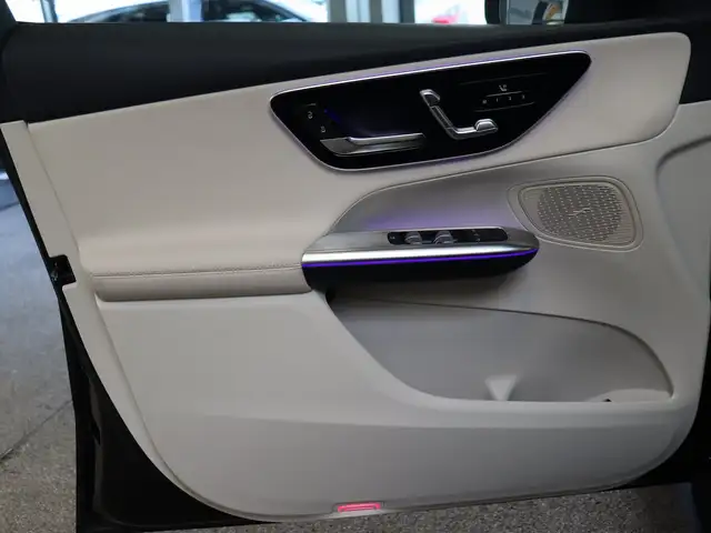 Mercedes-Benz GLC view 9