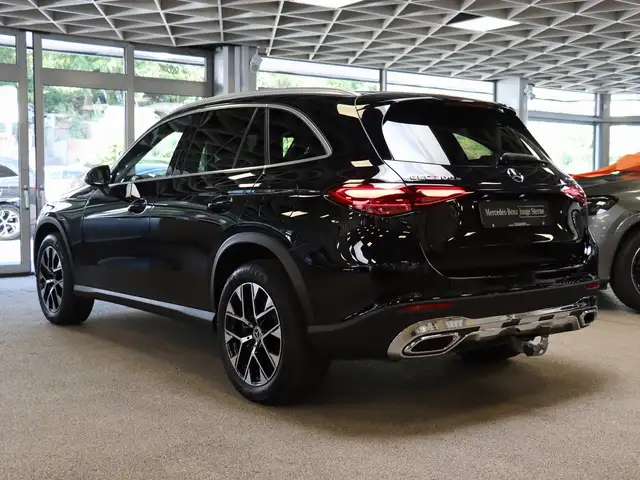 Mercedes-Benz GLC view 6
