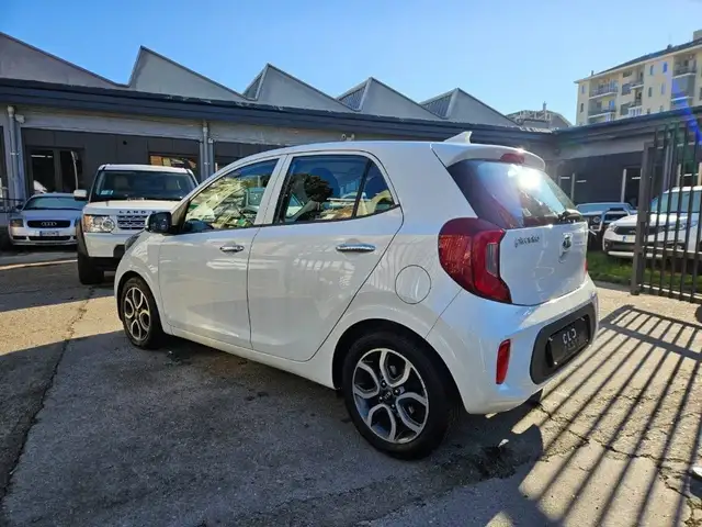 Kia Picanto view 6
