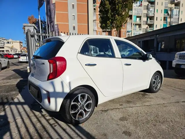 Kia Picanto view 4