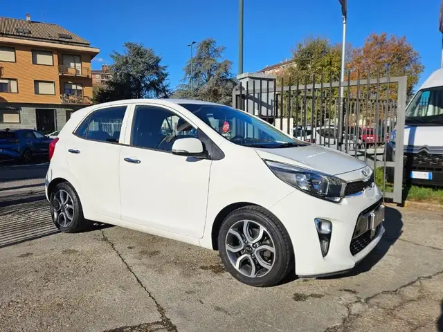 Kia Picanto view 3