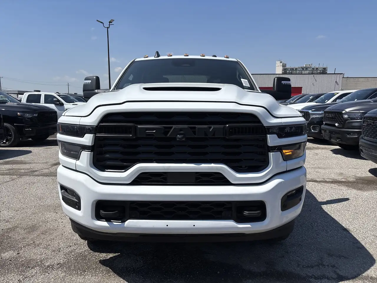 RAM 2500 снимка RAM 2500