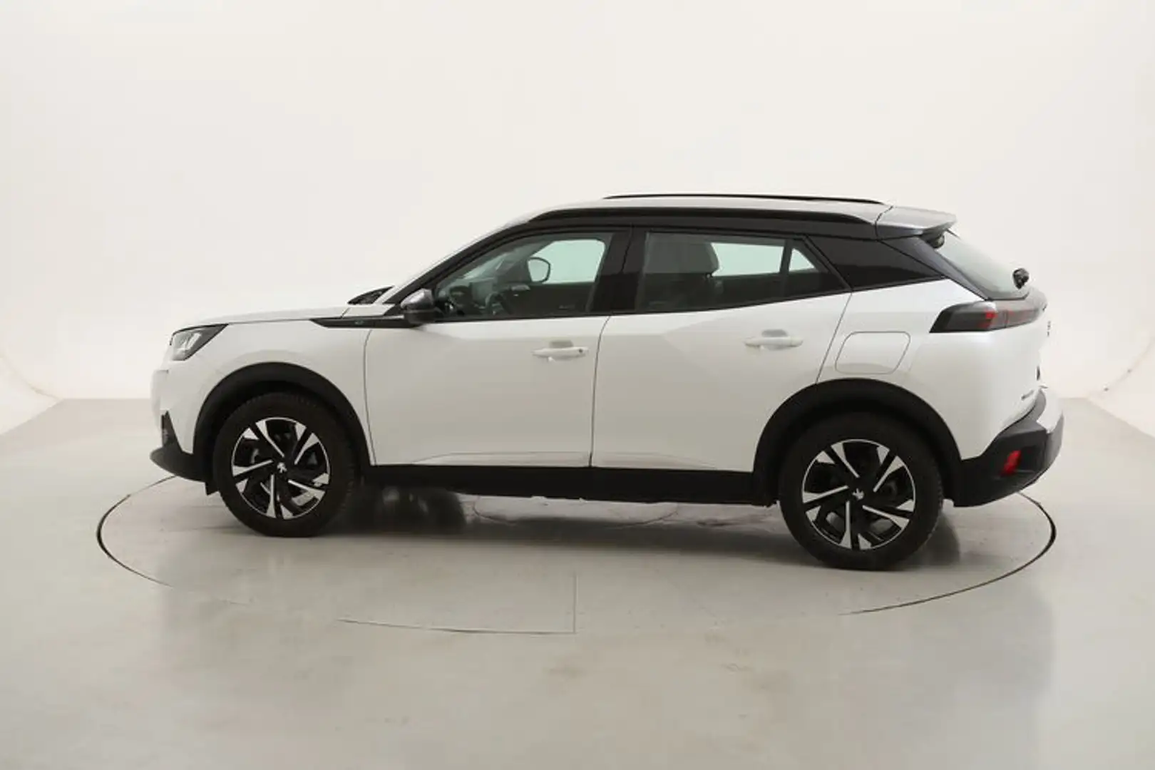 Peugeot 2008 Allure Elettrico 136CV Blanco - 2