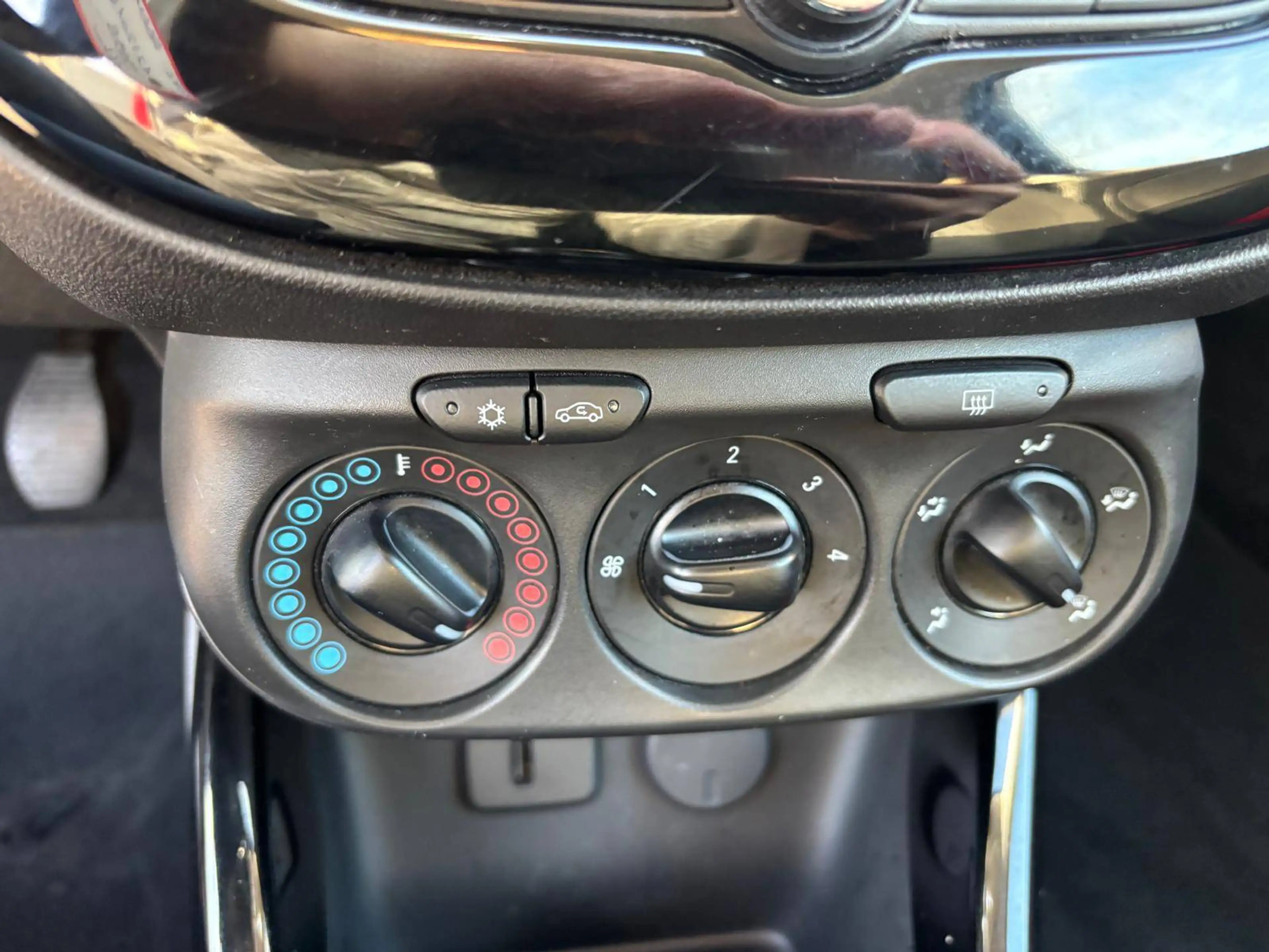 Opel Adam 1.0i Turbo Glam*BLUETH PARKSENSOR CRUISE — photo 13