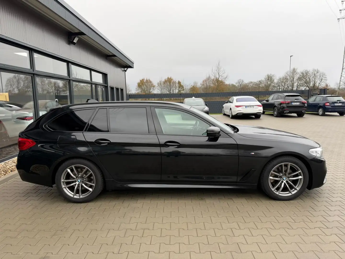 BMW 520 xd M Sport Shadowline -ACC-Kamera-18Z Schwarz - 2
