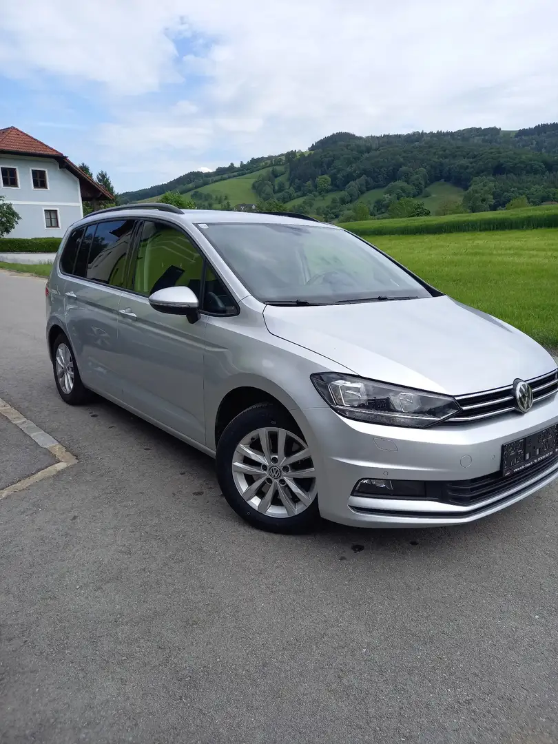 Volkswagen Touran Comfortline 1,6 SCR TDI DSG - 1
