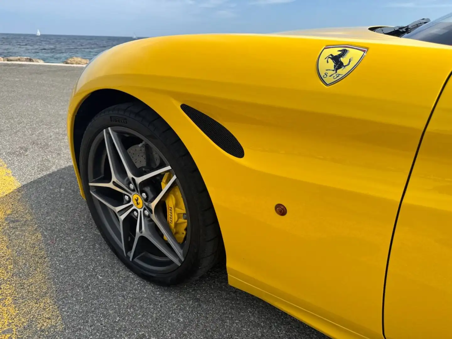 Ferrari California 3.9 V8 T 560 HANDLING SPECIALE - 2