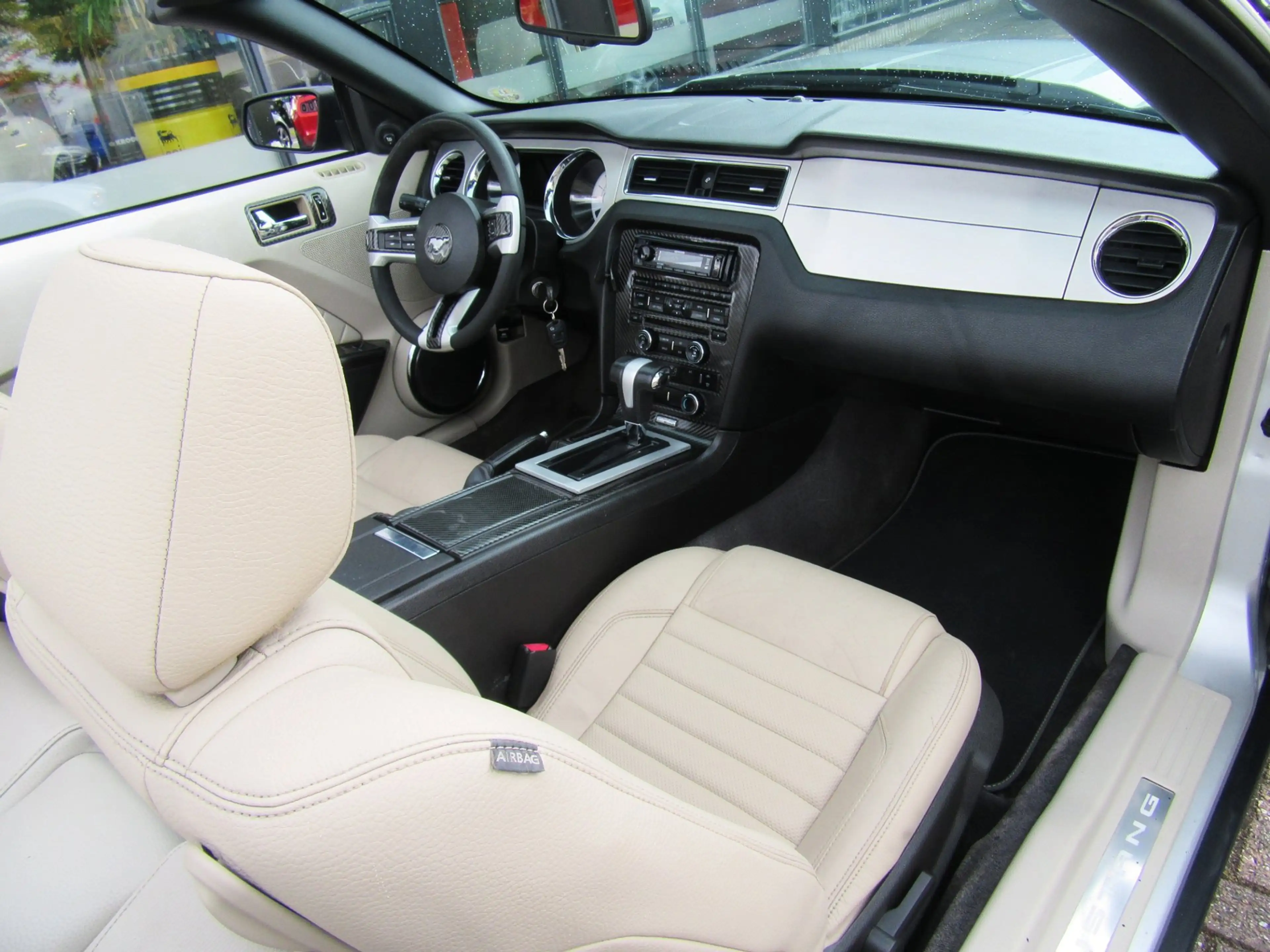 Ford Mustang USA 4.0 2010 UNIEKE SHOWCAR CABRIO FACELIFT — photo 15