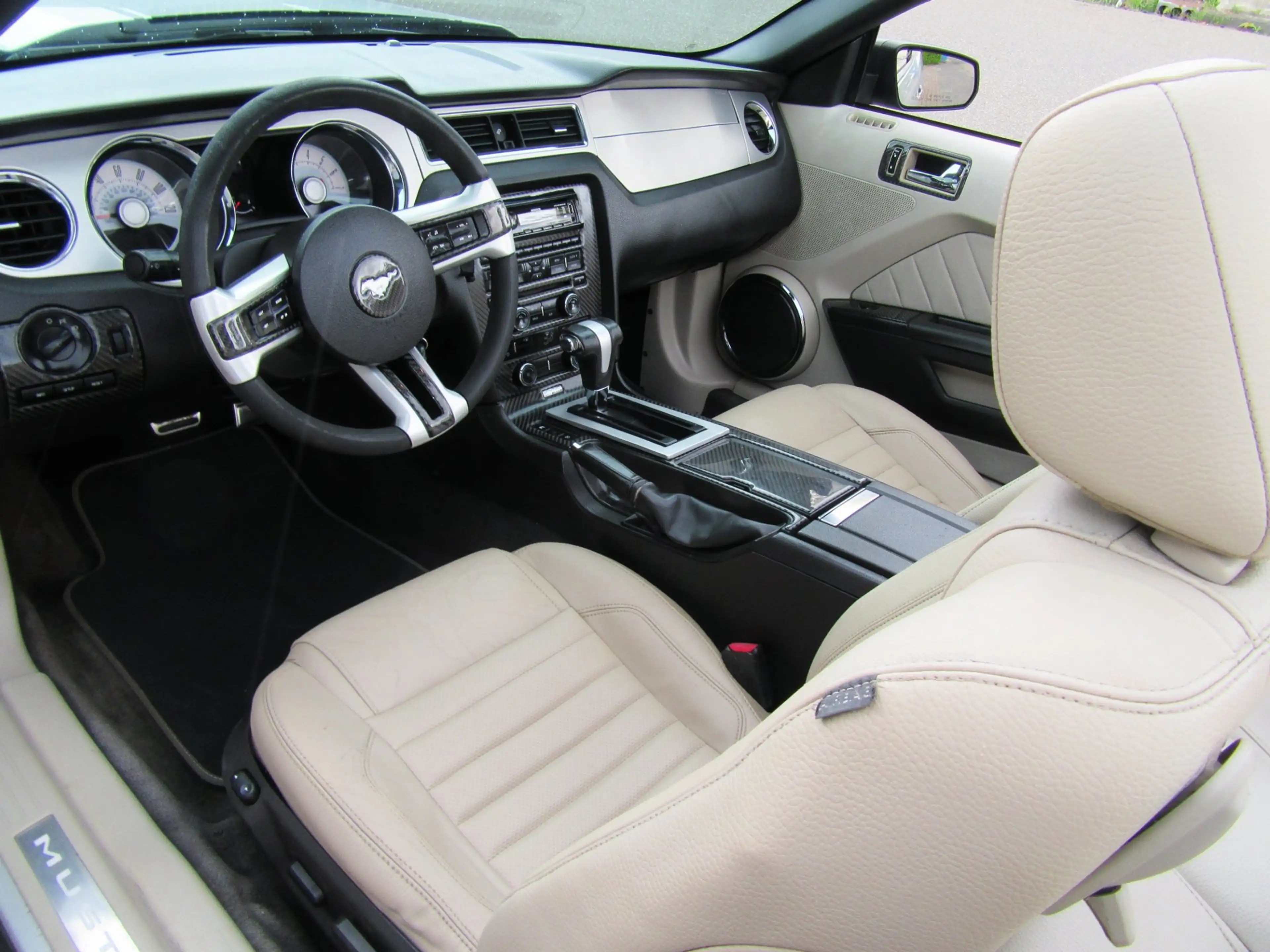 Ford Mustang USA 4.0 2010 UNIEKE SHOWCAR CABRIO FACELIFT — photo 12