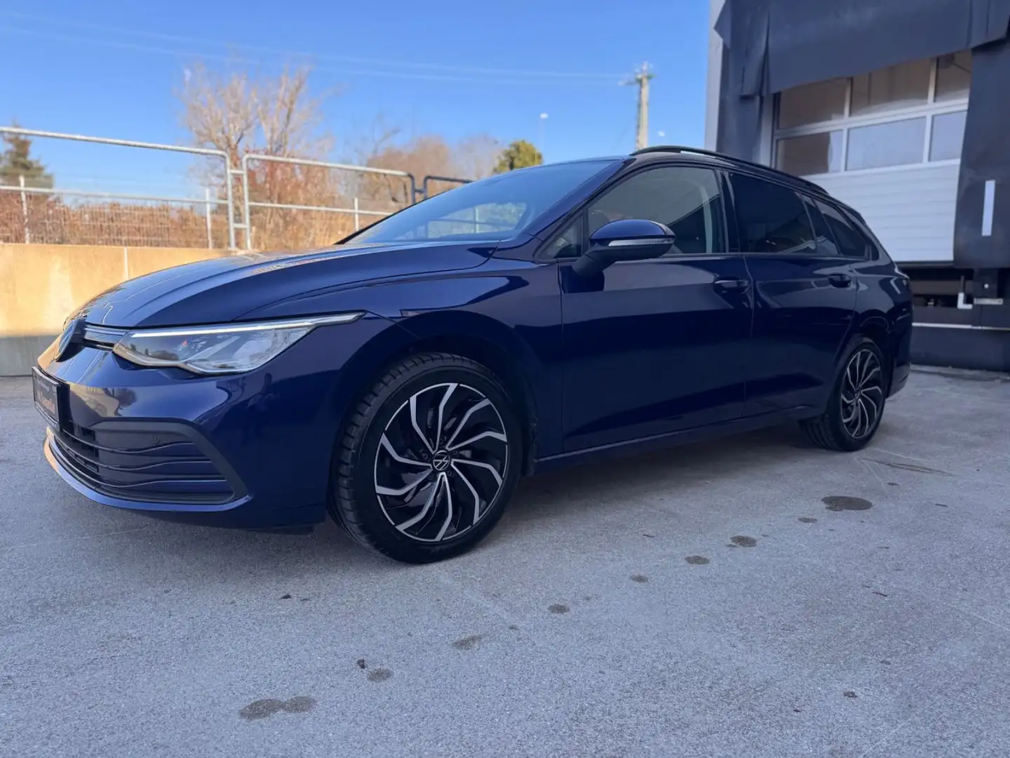 Volkswagen Golf VIII Var. Life 2,0 TDI Navi ACC Kamera AHK Bleu - 1