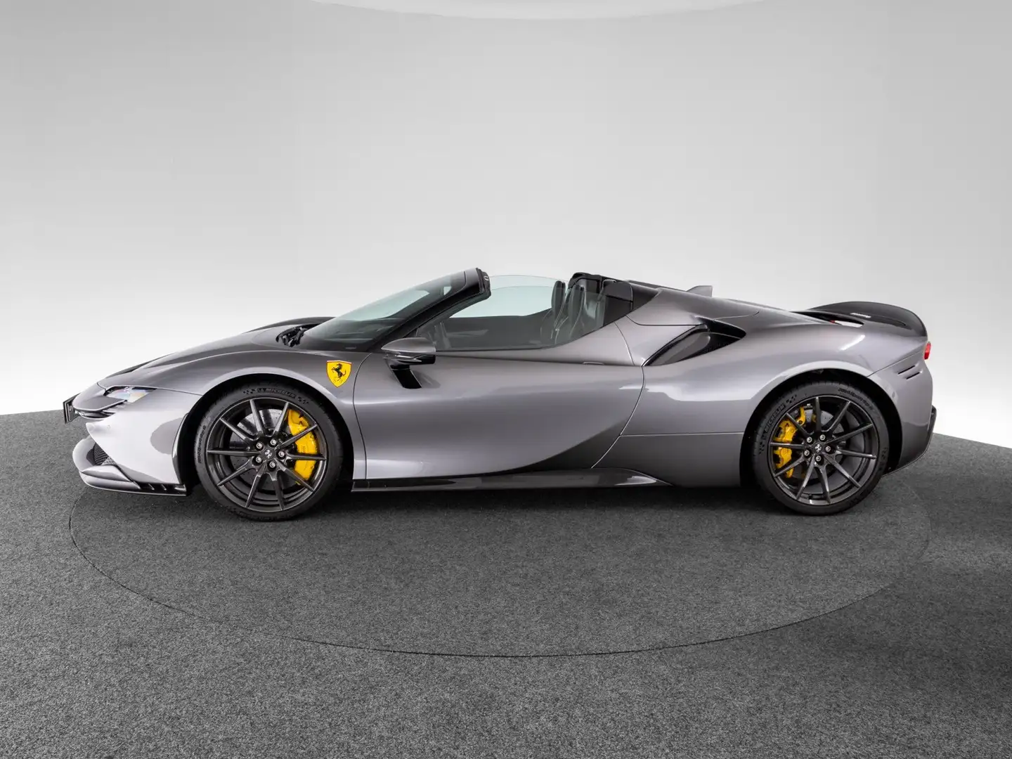 Ferrari SF90 Spider ASSETTO FIORANO FERRARI SINGEN Сірий - 2