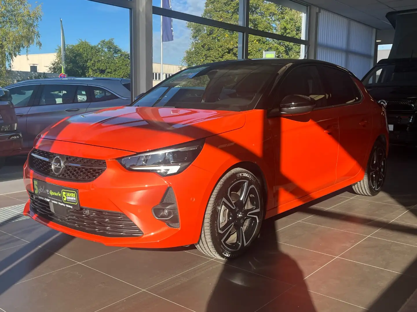 Opel Corsa F 1.2 Turbo Ultimate Matrix ACC Alcant. LM Orange - 2