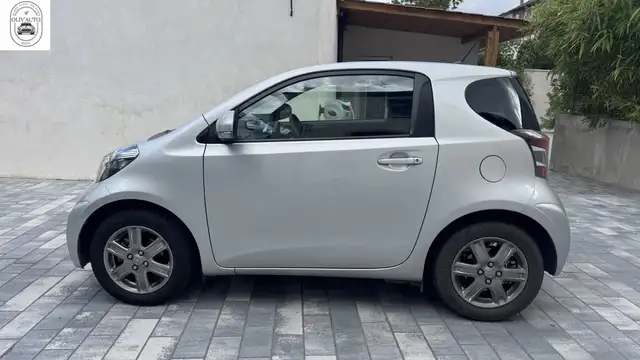 Toyota IQ view 4