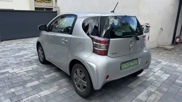 Toyota IQ view 5