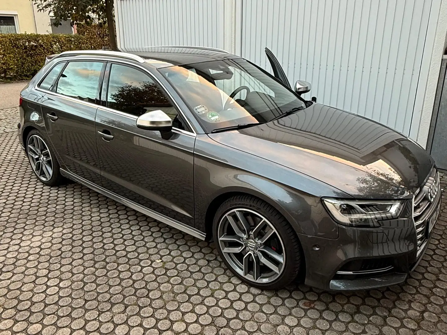 Audi S3 S3 TFSI Sportback S tronic Grau - 1