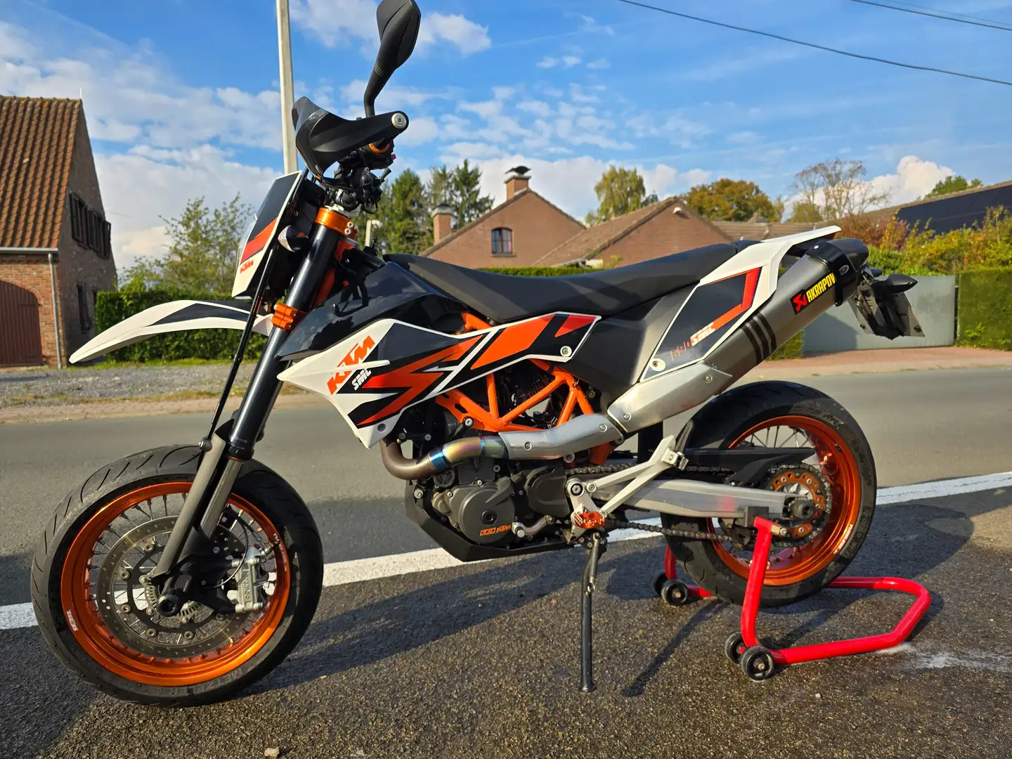 KTM 690 SMC R Orange - 1