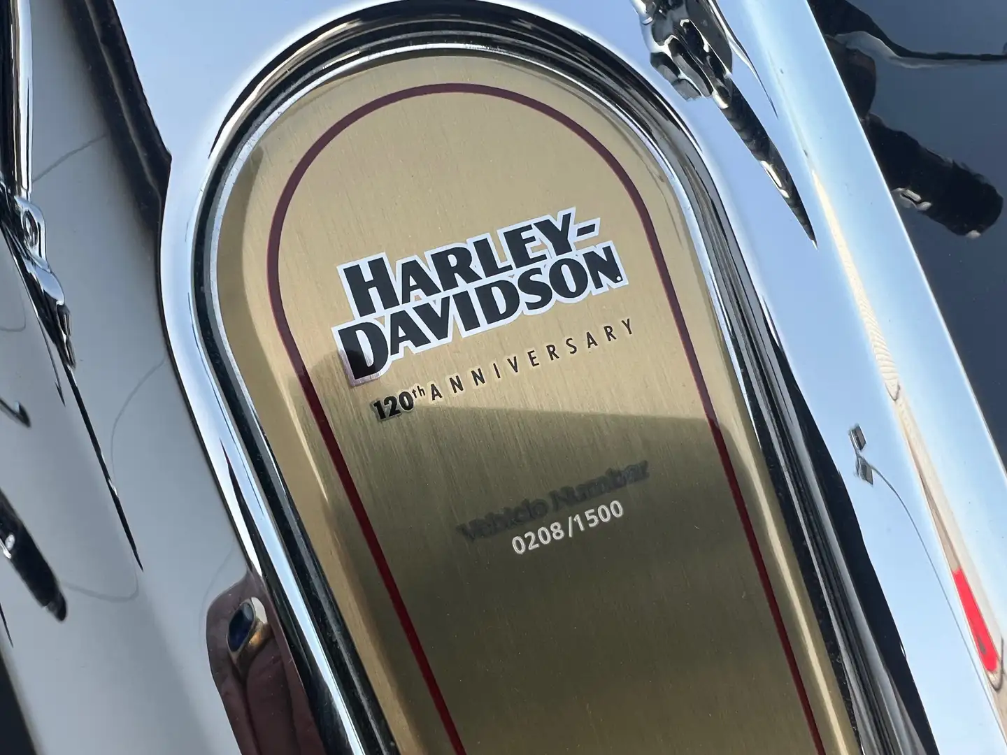 Harley-Davidson Road Glide - 117 - CVO - 120 th Anniversary - 0208 OF 1500 Negro - 2