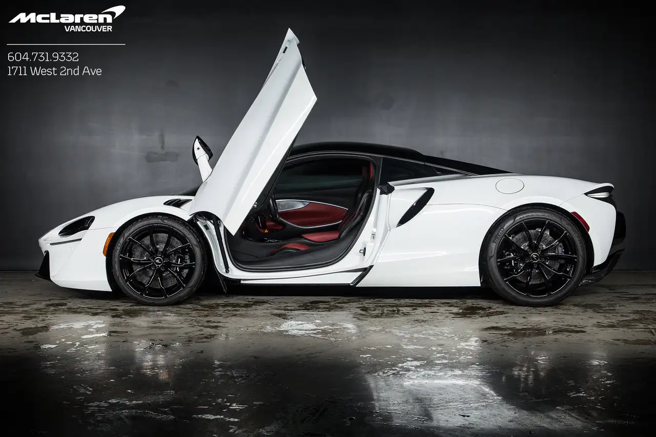 McLaren Artura снимка McLaren Artura