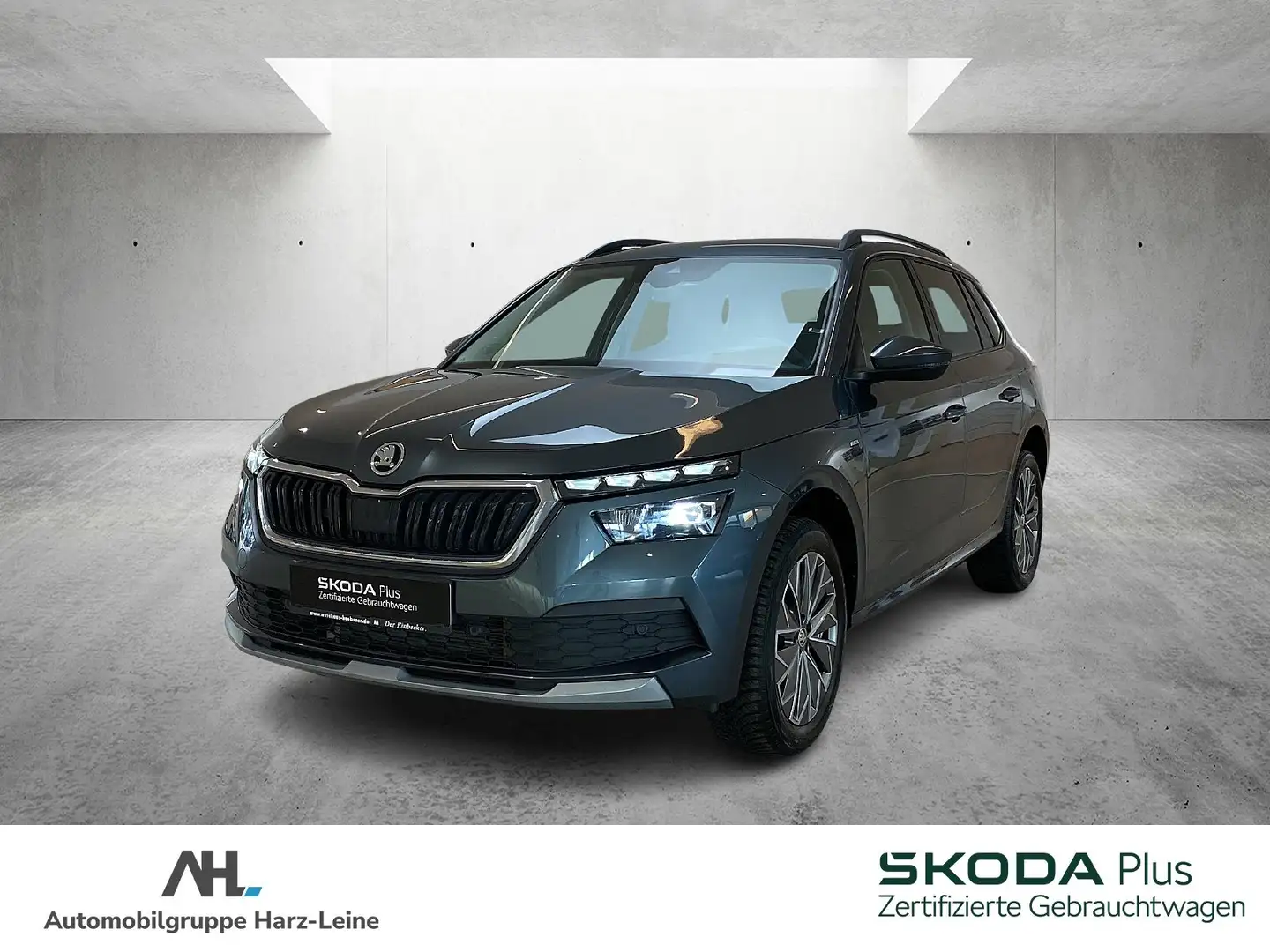 Skoda Kamiq 1.5 TSI Clever DSG SmartLink AHK DAB LED Grijs - 1