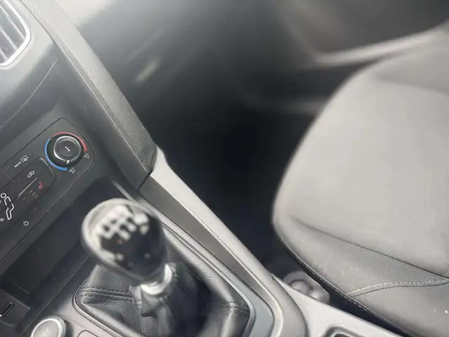 Ford Focus view 17