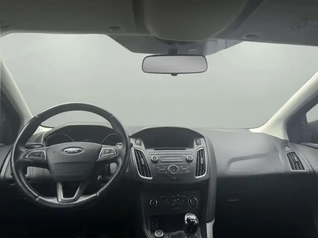 Ford Focus view 13