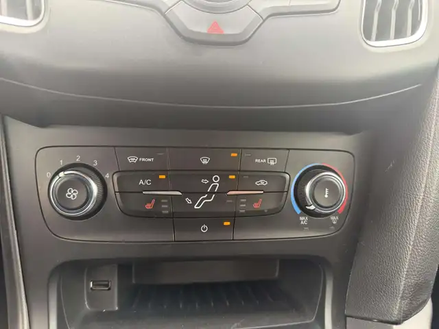 Ford Focus view 19