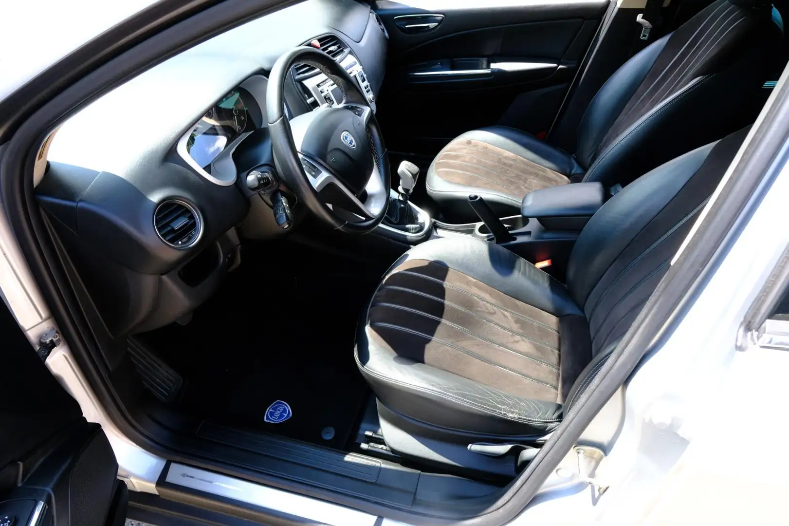 Lancia Delta 1.4 M.Air 140PK Silver Clima|Leder-Alcantara|LMV Gri - 2