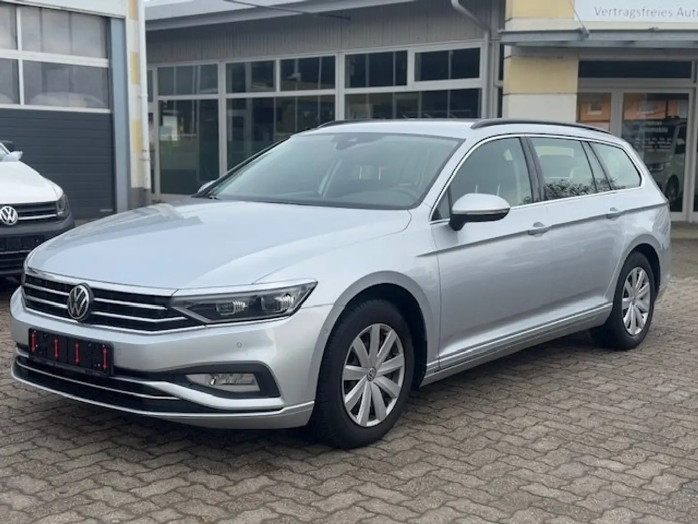 Volkswagen Passat Variant Business Grau - 1