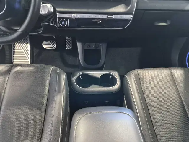 Hyundai Ioniq 5 view 12