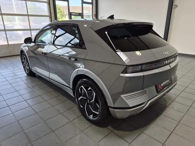 Hyundai Ioniq 5 view 4