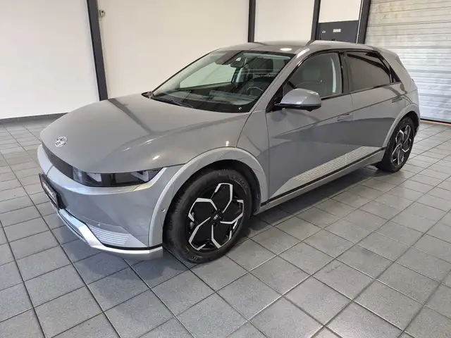 Hyundai Ioniq 5 view 3