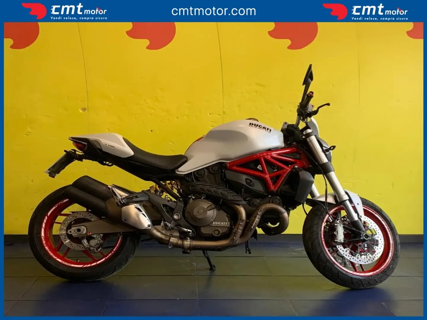 Ducati Monster 821 Dark ABS - 1