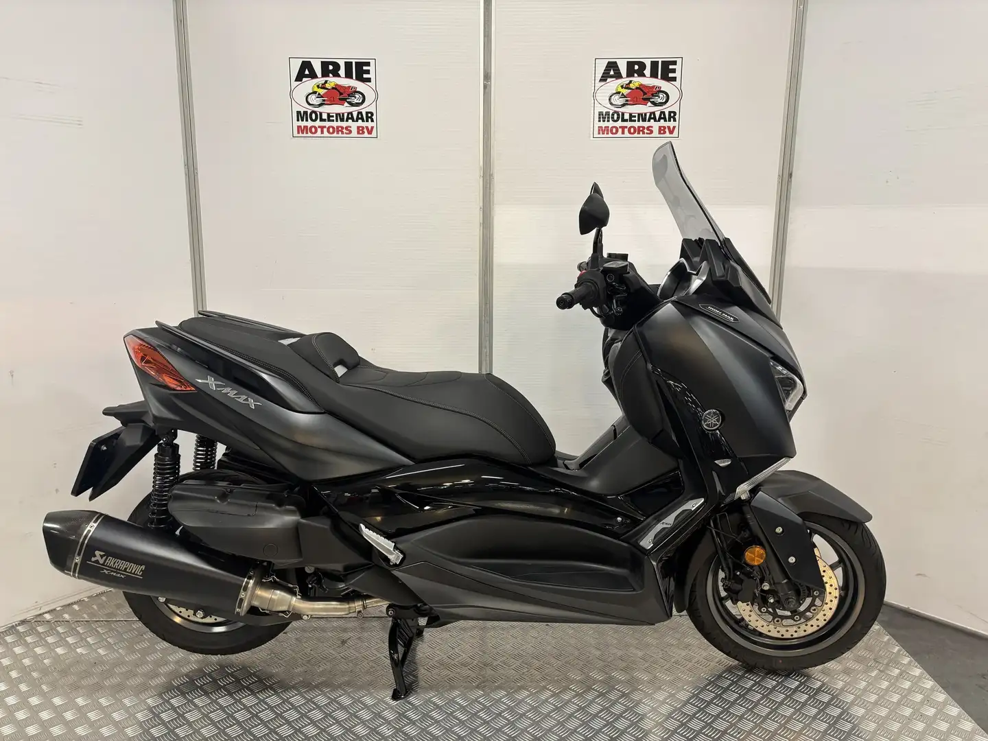 Yamaha X-Max 400 ABS Schwarz - 1