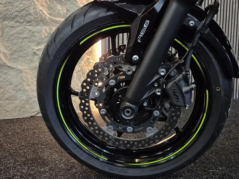 Kawasaki Z 650 - foto 8