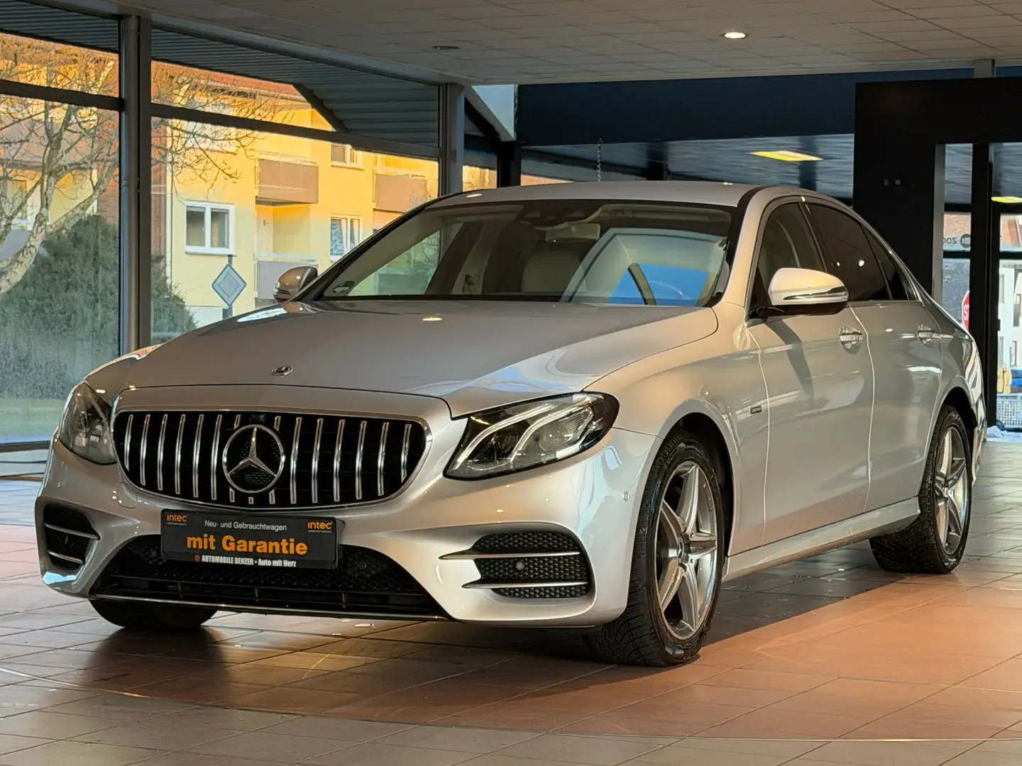 Mercedes-Benz E 300 de/AMG/HEAD-UP/VIRTUAL/AMBIENTE/BURMESTER/ Silber - 2