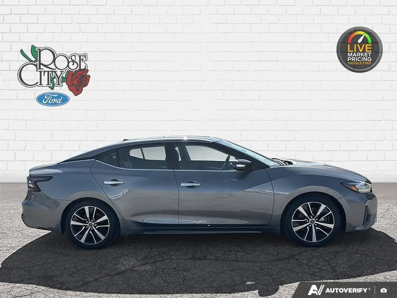 Nissan Maxima снимка Nissan Maxima
